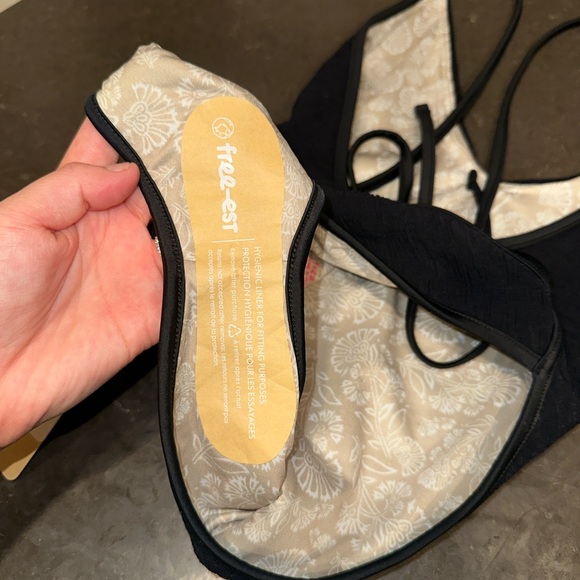 NWT free-est Amber one piece swimsuit black Small - Picture 5 of 10